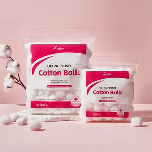 ULTRA PLUSH COTTON BALLS
